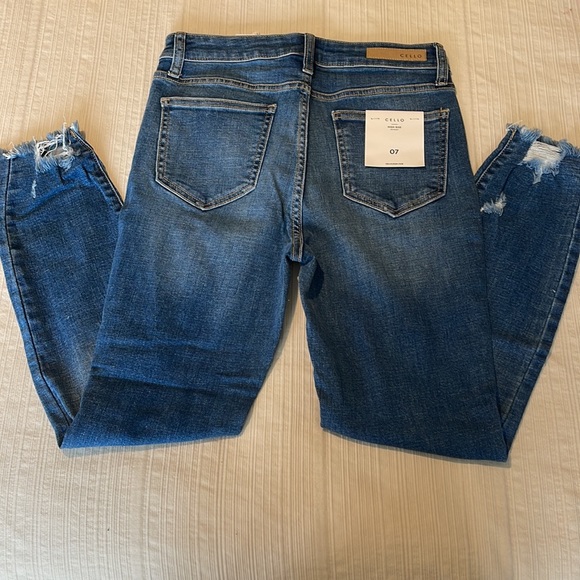 NWT Cello Distressed, Ripped Blue Jeans - Picture 7 of 10